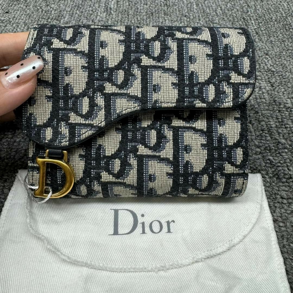 100% Authentic Dior Saddle Leather Wallet 350-111424 - Picture 2 of 10